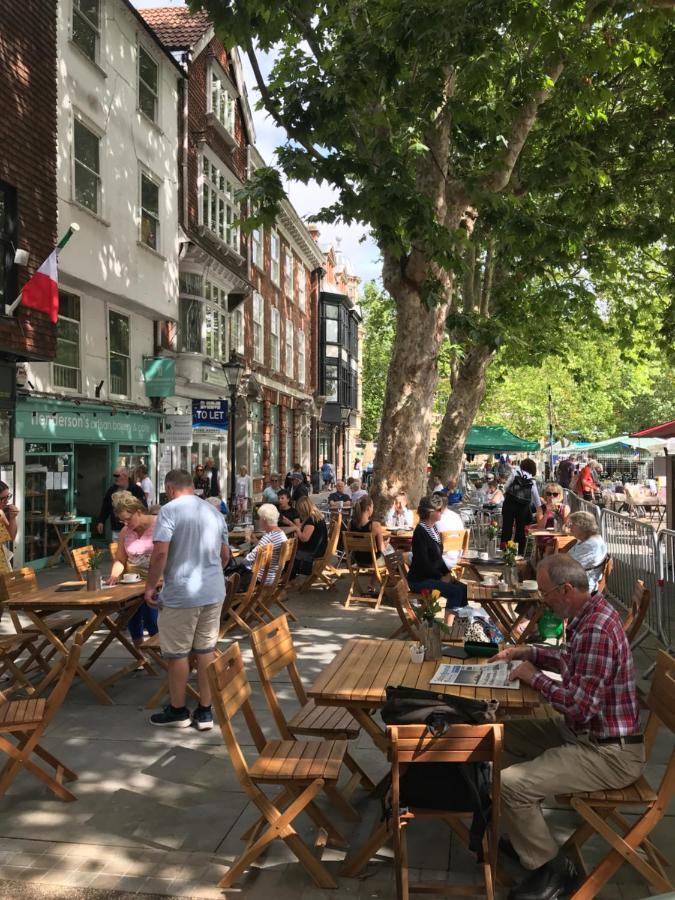 A Wonderful Place In The Hub Of The City, Yet On The Edge Of The Countryside Salisbury Eksteriør bilde