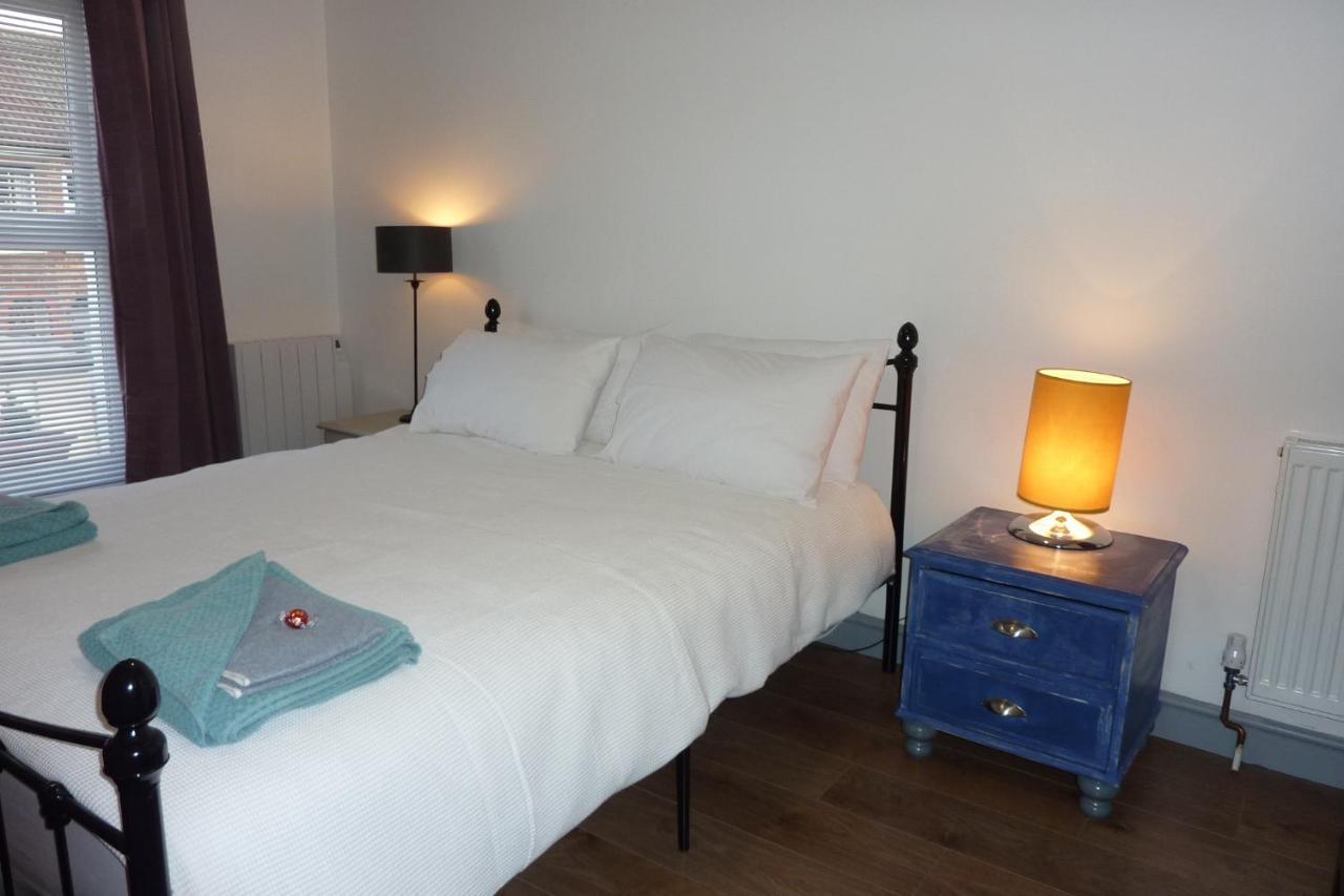 A Wonderful Place In The Hub Of The City, Yet On The Edge Of The Countryside Salisbury Eksteriør bilde
