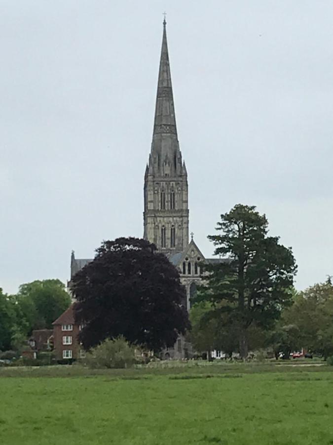 A Wonderful Place In The Hub Of The City, Yet On The Edge Of The Countryside Salisbury Eksteriør bilde