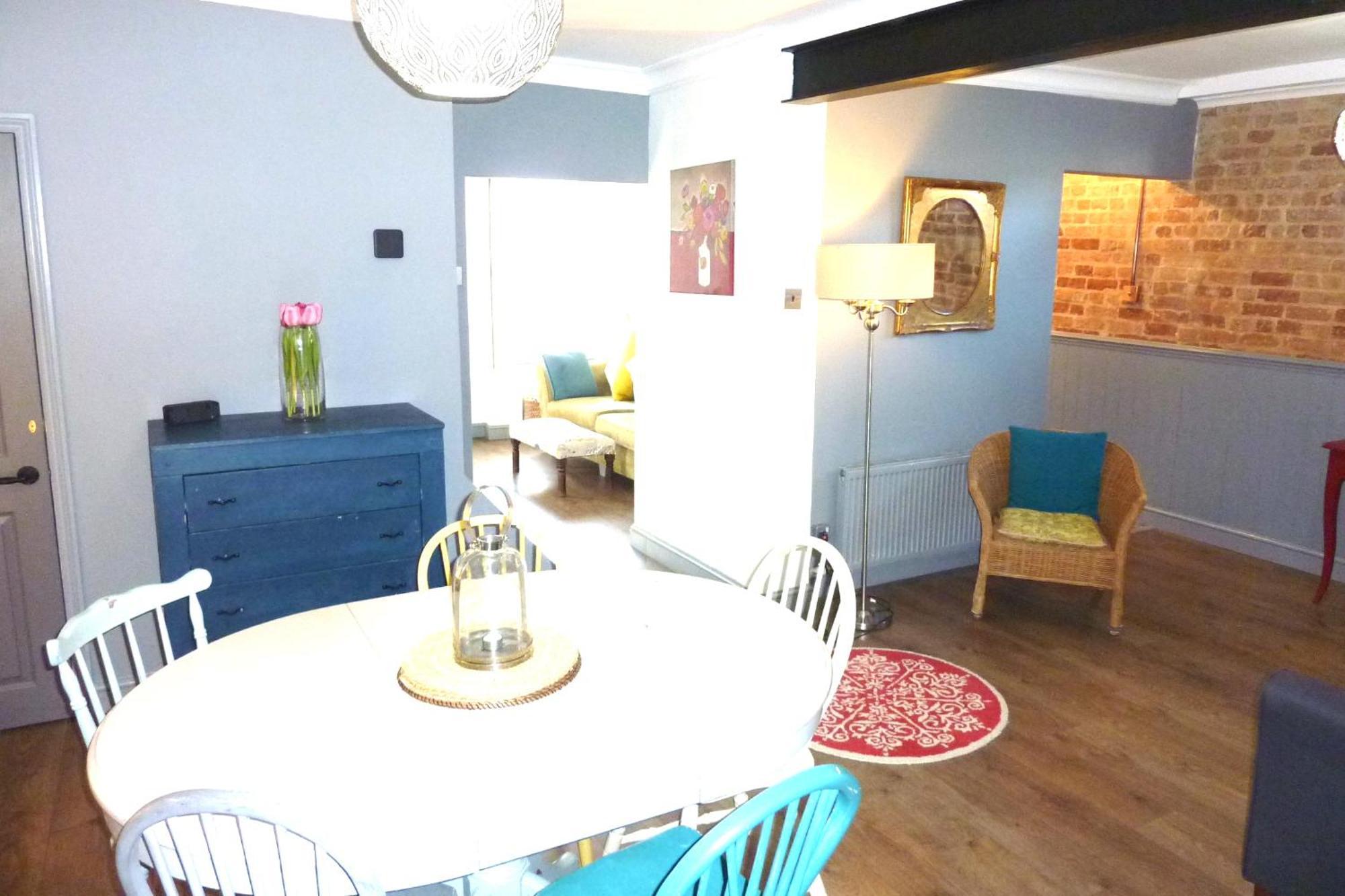 A Wonderful Place In The Hub Of The City, Yet On The Edge Of The Countryside Salisbury Eksteriør bilde